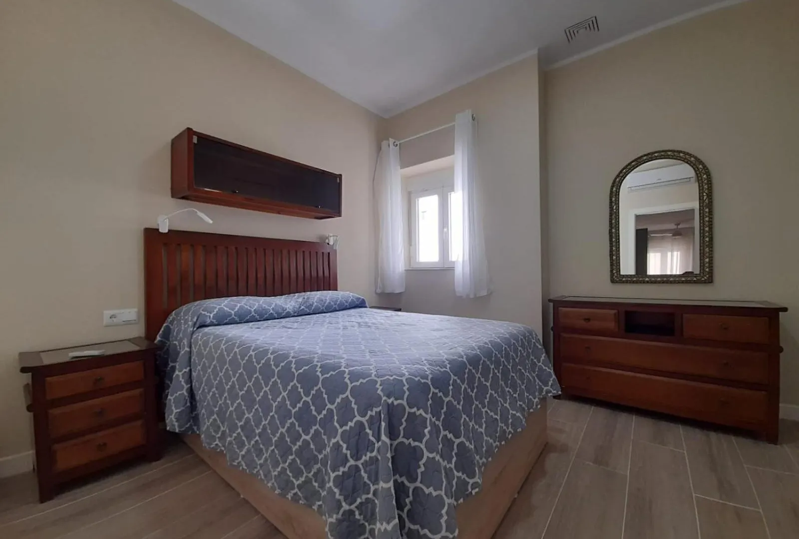 Apartamento Yedra Cádiz 0*,  España